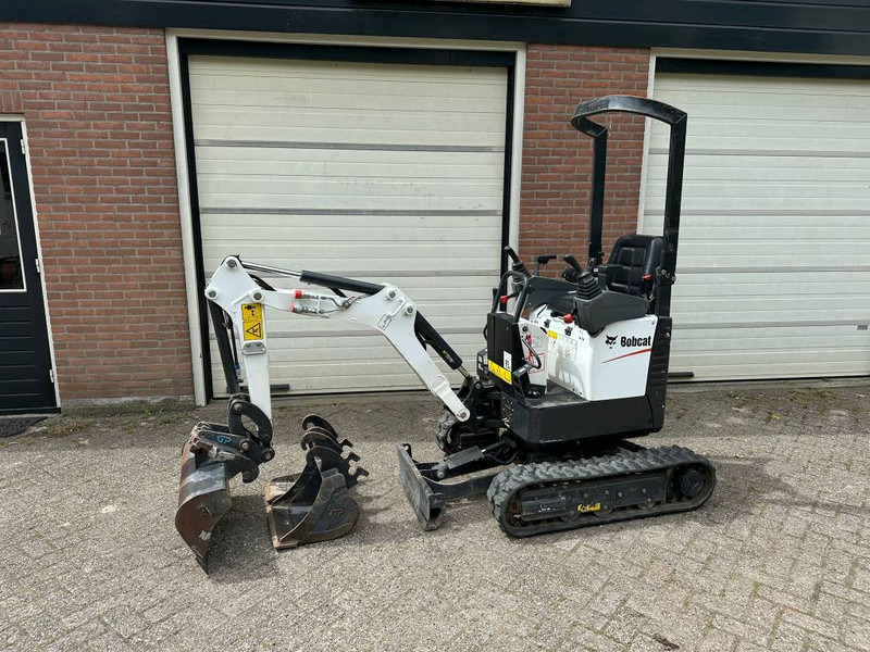 Bobcat E 10z - Mini pelle: photos 1 Bobcat E 10z - Mini pelle: photos 1