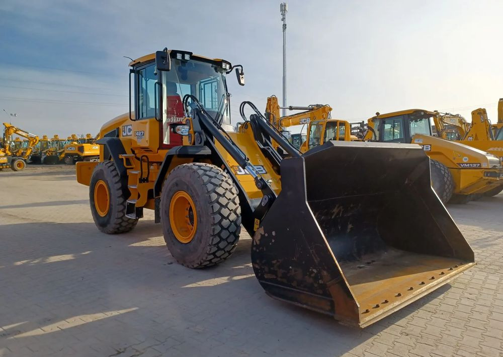 JCB 427 HT - Pelle sur pneus: photos 2 JCB 427 HT - Pelle sur pneus: photos 2