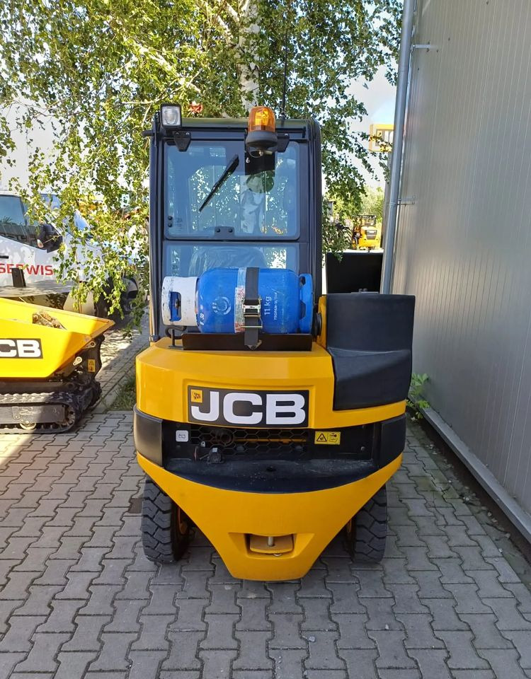 JCB TLT 30-17G - Chariot élévateur à gaz, Chariot télescopique: photos 3 JCB TLT 30-17G - Chariot élévateur à gaz, Chariot télescopique: photos 3