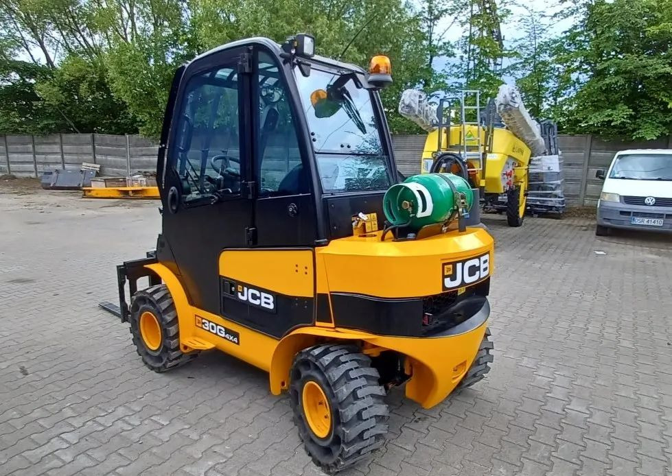 JCB TLT 30-20G 4x4 - Chariot élévateur à gaz, Chariot télescopique: photos 5 JCB TLT 30-20G 4x4 - Chariot élévateur à gaz, Chariot télescopique: photos 5