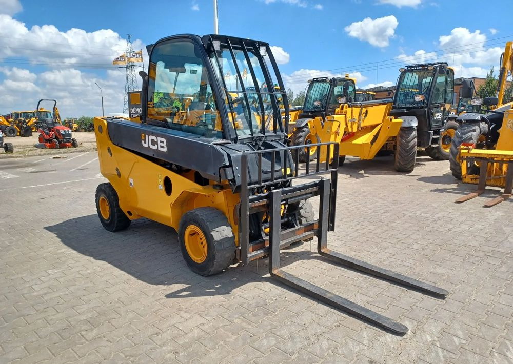JCB TLT 35-26D - Chariot élévateur diesel, Chariot télescopique: photos 2 JCB TLT 35-26D - Chariot élévateur diesel, Chariot télescopique: photos 2