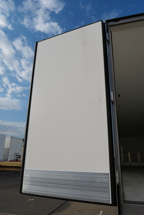 Semi-remorque fourgon Schmitz Cargobull SKO 18/ LZG CITY /COOL V7 LBW /TRIDEC /FP 45: photos 21 Semi-remorque fourgon Schmitz Cargobull SKO 18/ LZG CITY /COOL V7 LBW /TRIDEC /FP 45: photos 21