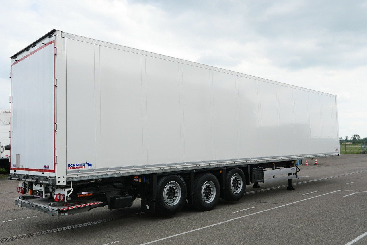 Schmitz Cargobull SKO 24/3 x ZURR/2 x LIFT /LBW 2000 kg / 2,70 - Semi-remorque fourgon: photos 2 Schmitz Cargobull SKO 24/3 x ZURR/2 x LIFT /LBW 2000 kg / 2,70 - Semi-remorque fourgon: photos 2