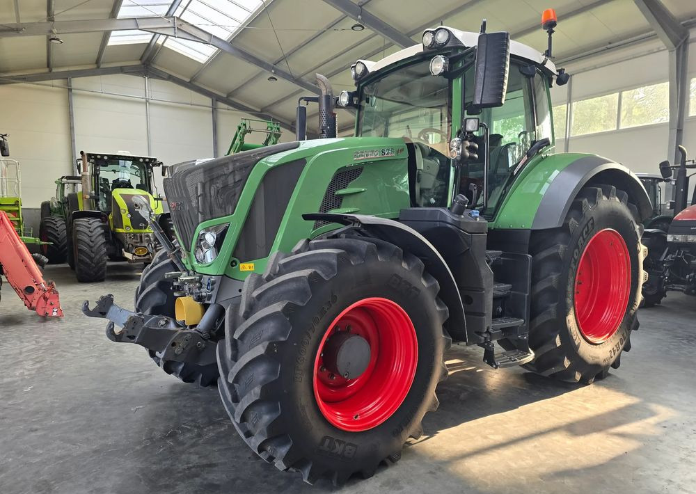 Fendt 828 S4 ProfiPlus - Tracteur agricole: photos 1 Fendt 828 S4 ProfiPlus - Tracteur agricole: photos 1