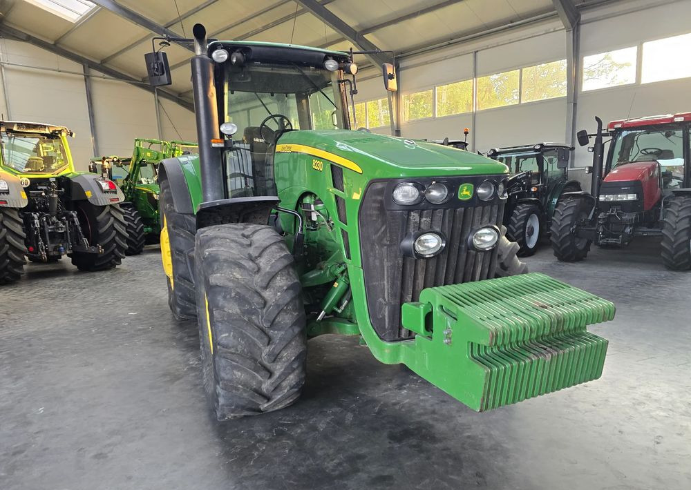 John Deere 8230 - Tracteur agricole: photos 3 John Deere 8230 - Tracteur agricole: photos 3