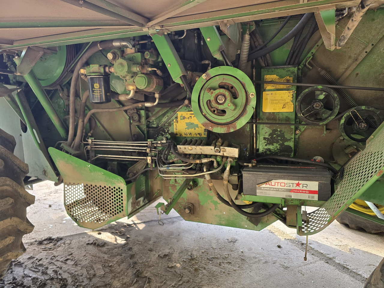 Moissonneuse-batteuse JOHN DEERE 1450 CWS: photos 12 Moissonneuse-batteuse JOHN DEERE 1450 CWS: photos 12