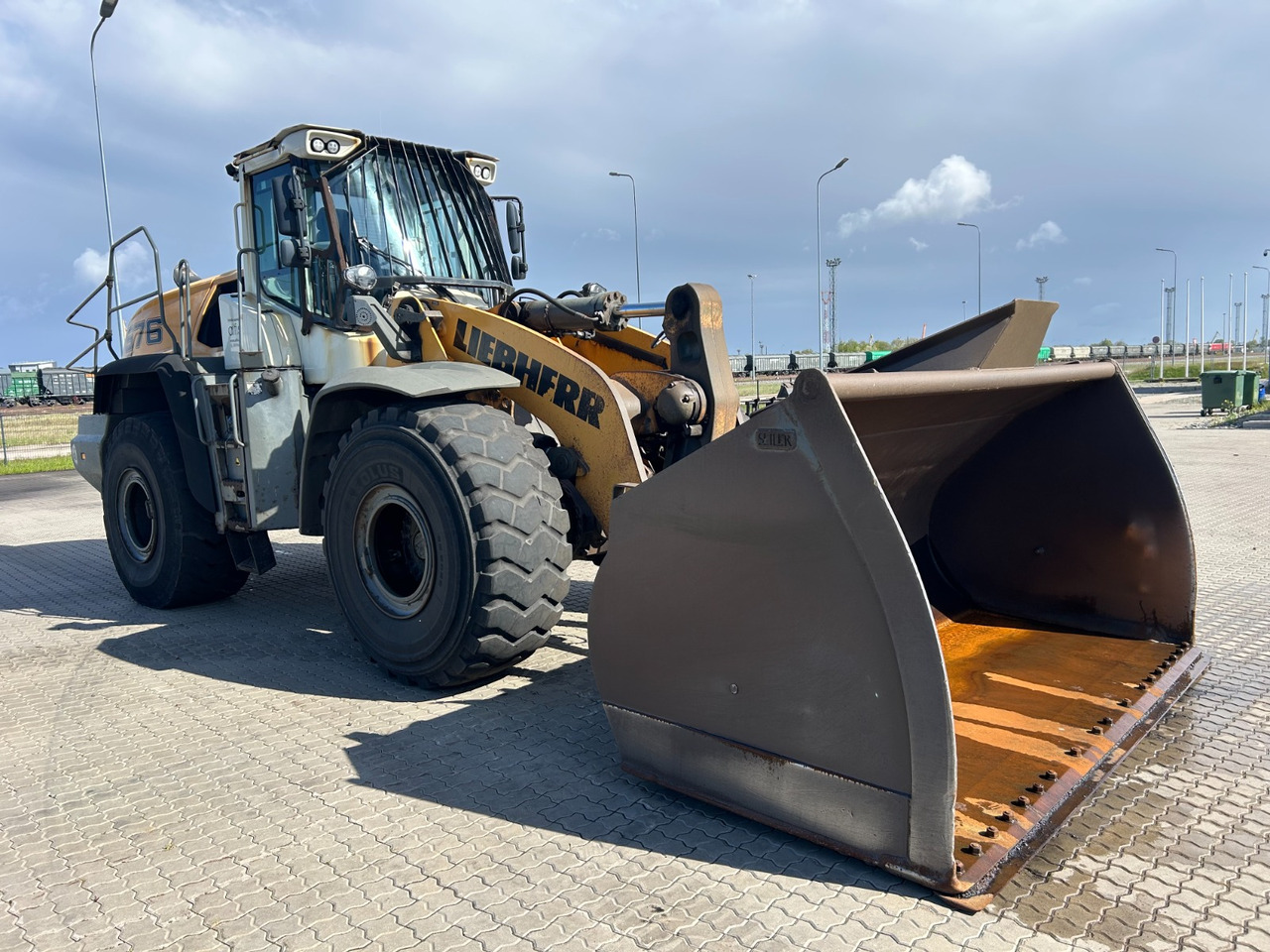 LIEBHERR L576 - Chargeuse sur pneus: photos 2 LIEBHERR L576 - Chargeuse sur pneus: photos 2