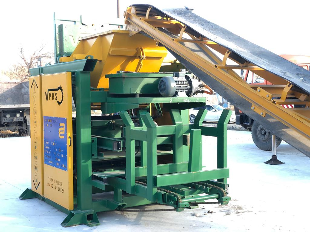 Economic Concrete Block Machine - Pondeuse à parpaing: photos 4 Economic Concrete Block Machine - Pondeuse à parpaing: photos 4