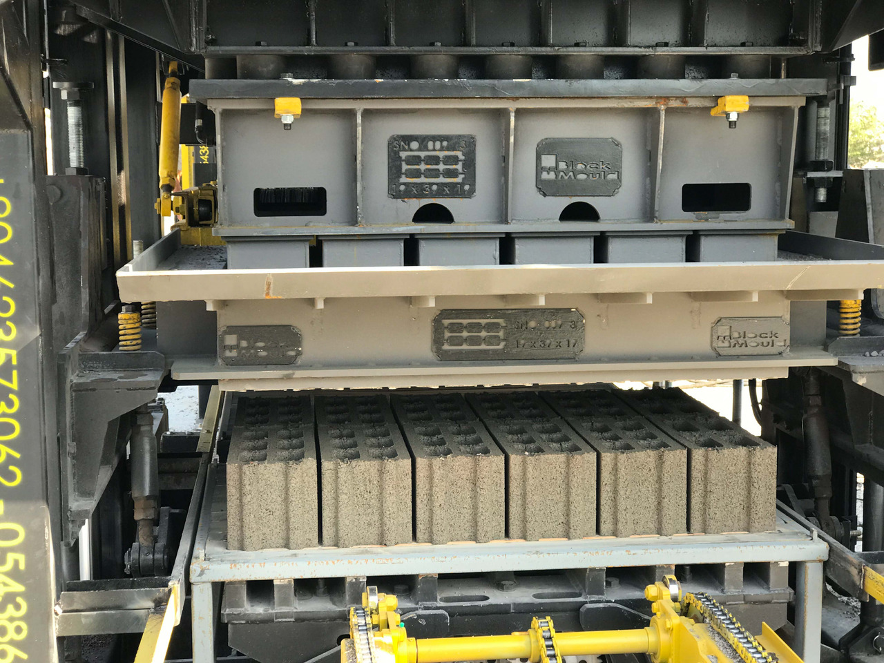 Pondeuse à parpaing Hollow Block Making Machine | PRS-1200 Full Automatic: photos 7 Pondeuse à parpaing Hollow Block Making Machine | PRS-1200 Full Automatic: photos 7