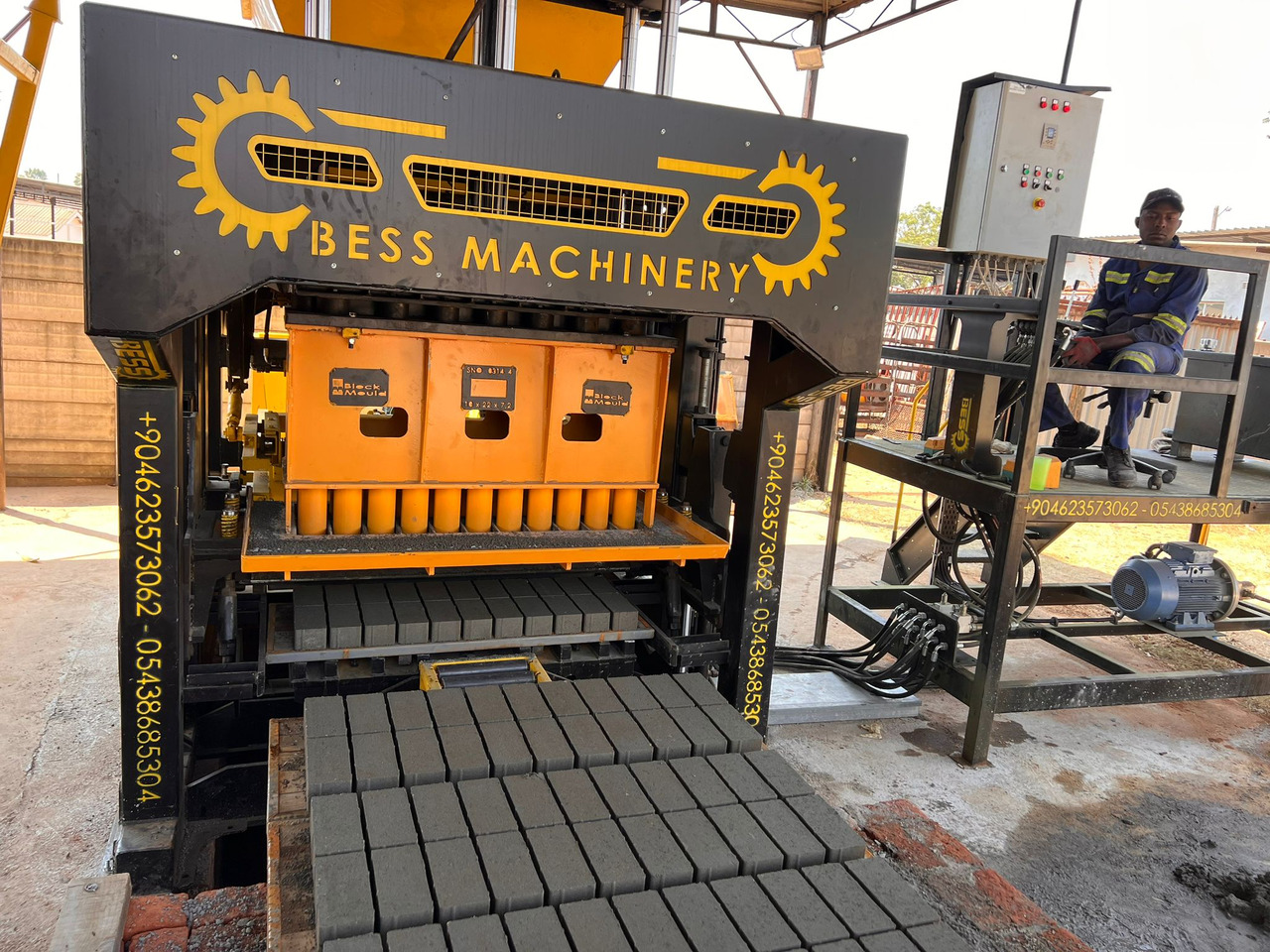 PRS-600 Semi-Automatic Concrete Block Machine - Pondeuse à parpaing: photos 5 PRS-600 Semi-Automatic Concrete Block Machine - Pondeuse à parpaing: photos 5