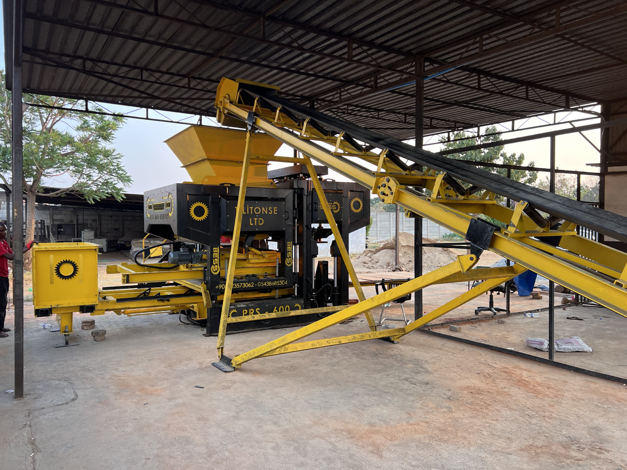 PRS-600 Semi-Automatic Concrete Block Machine - Pondeuse à parpaing: photos 3 PRS-600 Semi-Automatic Concrete Block Machine - Pondeuse à parpaing: photos 3