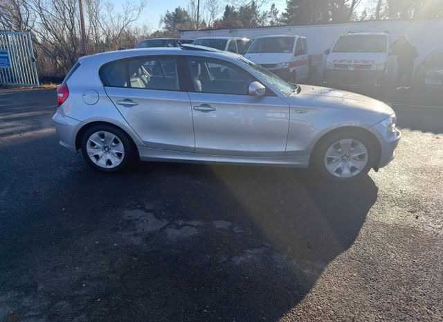 BMW 116i Limousine - Voiture: photos 5 BMW 116i Limousine - Voiture: photos 5