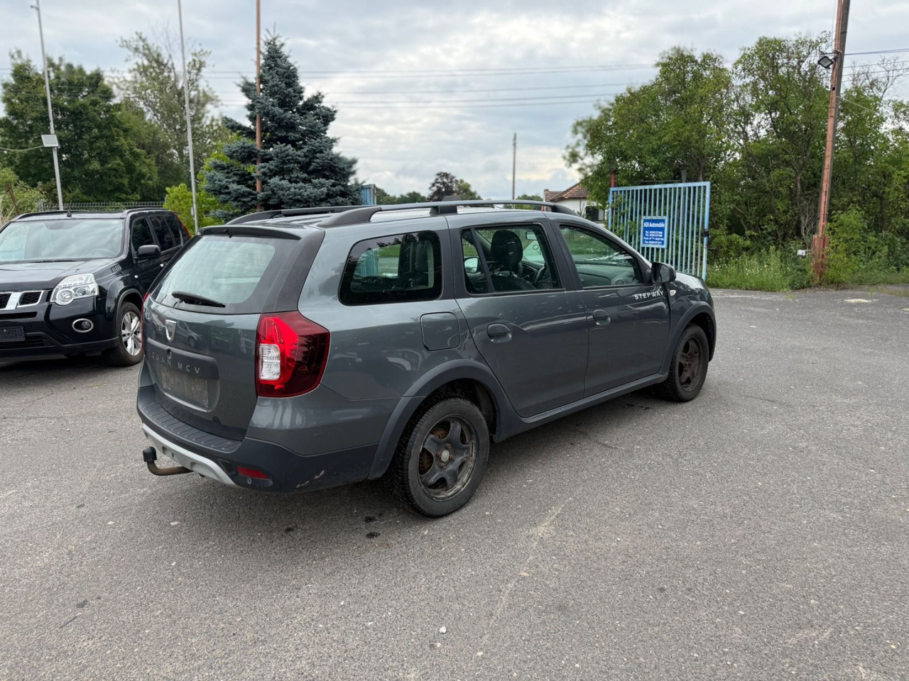 Dacia Logan MCV II Kombi Stepway Celebration UNFALL!! - Voiture break: photos 4 Dacia Logan MCV II Kombi Stepway Celebration UNFALL!! - Voiture break: photos 4