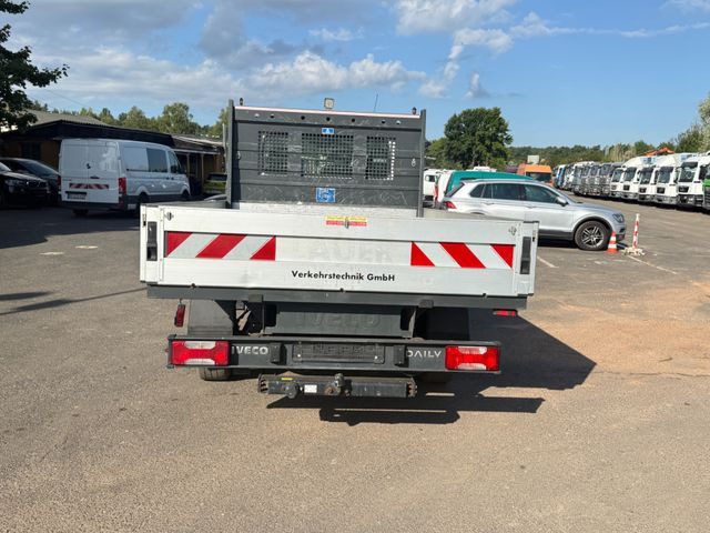 Iveco Daily 35 S 12 - Fourgon plateau: photos 4 Iveco Daily 35 S 12 - Fourgon plateau: photos 4