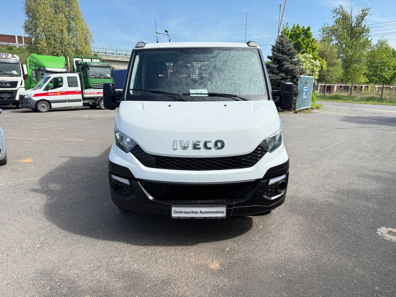 Iveco Daily Doppelkabine 35 S 130 7 Sitzer - Fourgon plateau: photos 1 Iveco Daily Doppelkabine 35 S 130 7 Sitzer - Fourgon plateau: photos 1