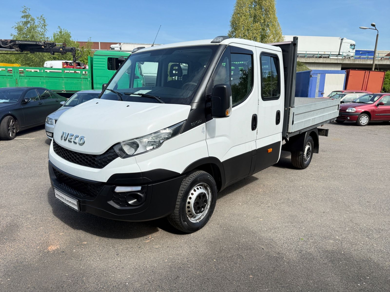 Iveco Daily Doppelkabine 35 S 130 7 Sitzer - Fourgon plateau: photos 3 Iveco Daily Doppelkabine 35 S 130 7 Sitzer - Fourgon plateau: photos 3