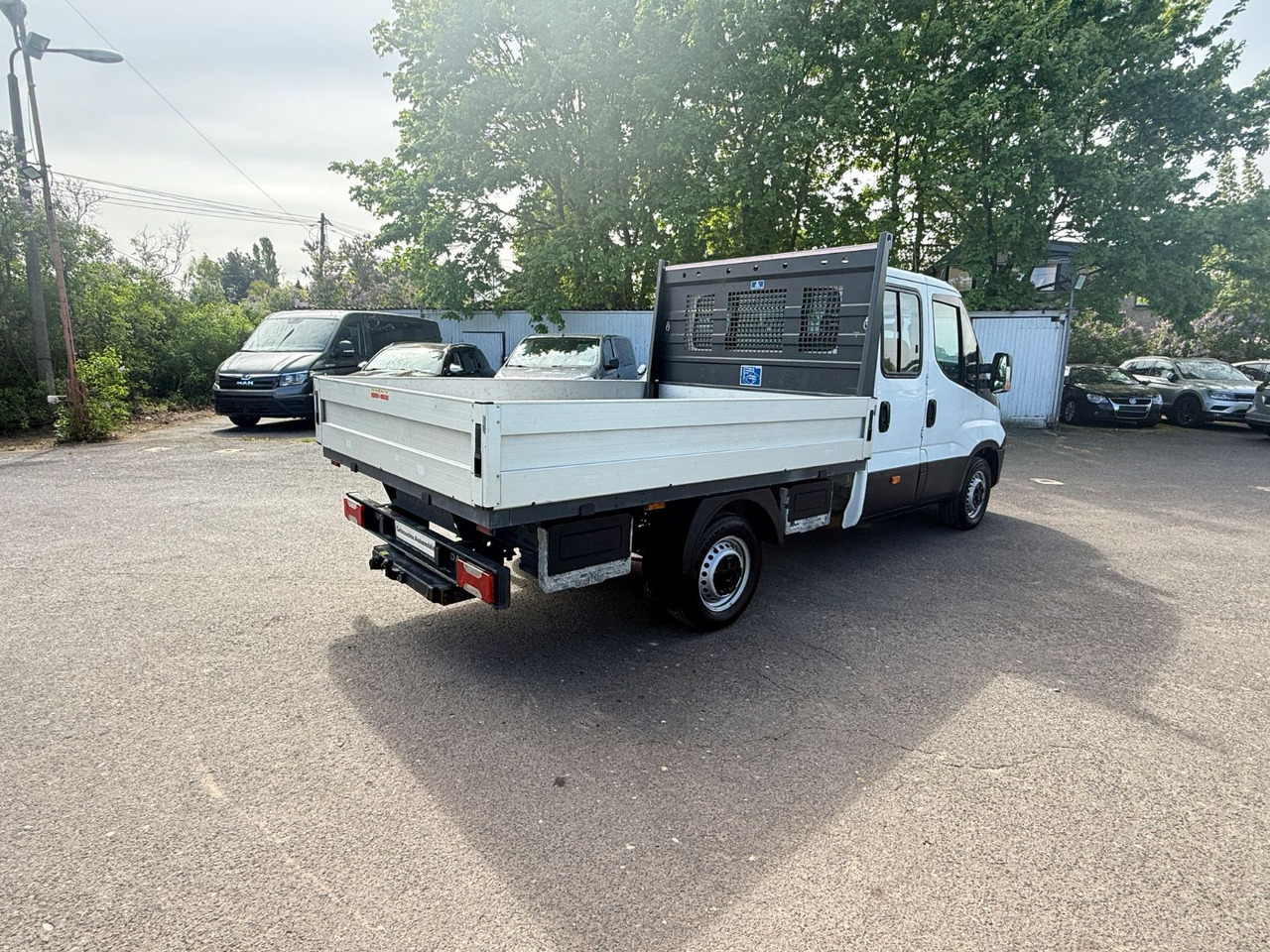 Iveco Daily Doppelkabine 35 S 130 7 Sitzer - Fourgon plateau: photos 5 Iveco Daily Doppelkabine 35 S 130 7 Sitzer - Fourgon plateau: photos 5