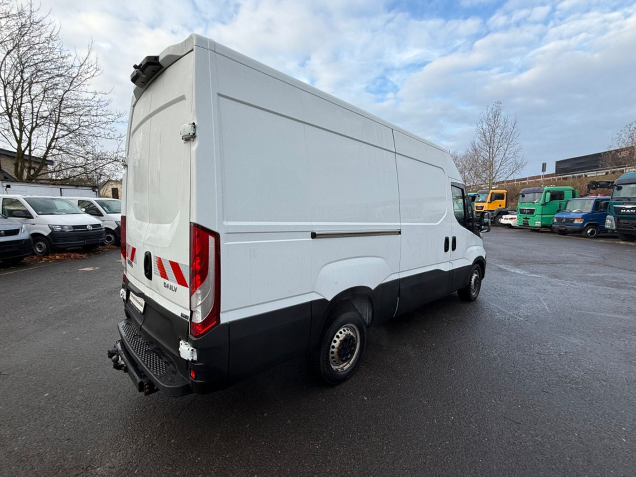 Iveco Daily Kasten HKa 35 S - Fourgon utilitaire: photos 4 Iveco Daily Kasten HKa 35 S - Fourgon utilitaire: photos 4