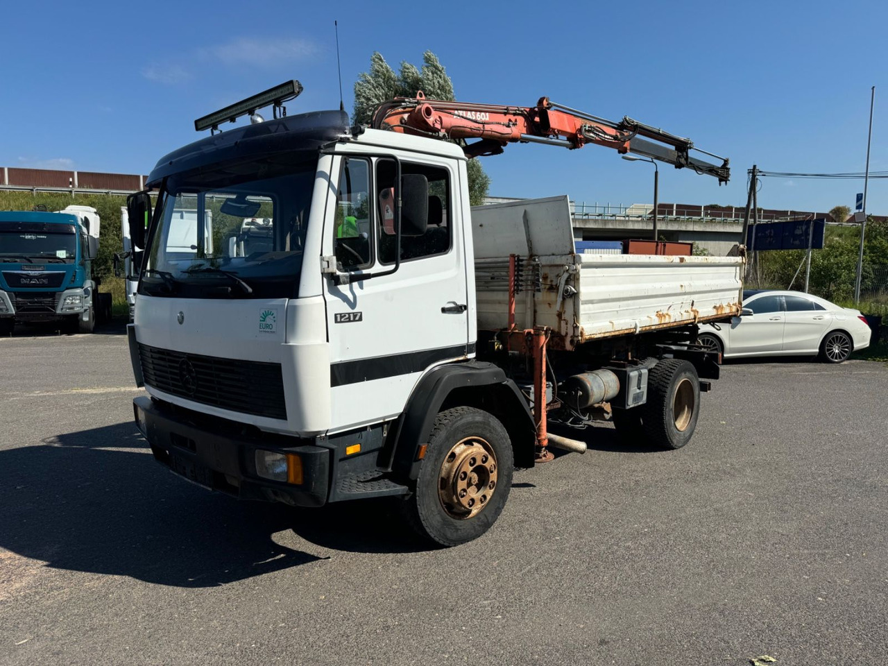 Mercedes-Benz 1317 Kipper - Kran - Camion benne: photos 3 Mercedes-Benz 1317 Kipper - Kran - Camion benne: photos 3