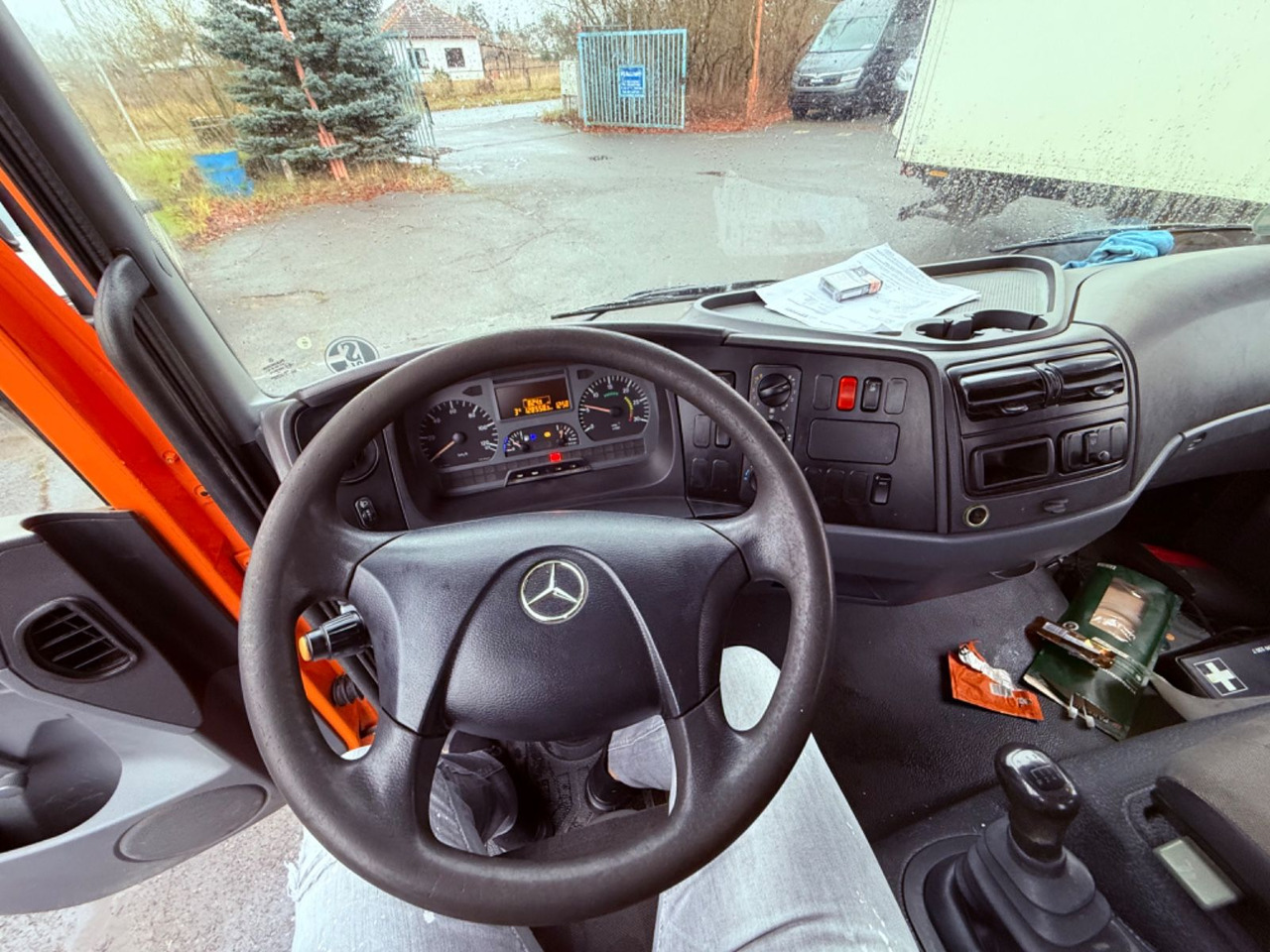 Camion benne Mercedes-Benz Atego   818 4x2 OM 904: photos 12