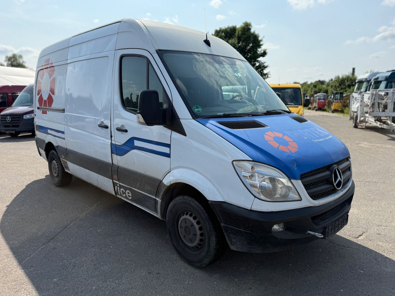 Mercedes-Benz Sprinter II Kasten 313 CDI MOTORSCHADEN !!! - Fourgon utilitaire: photos 2 Mercedes-Benz Sprinter II Kasten 313 CDI MOTORSCHADEN !!! - Fourgon utilitaire: photos 2