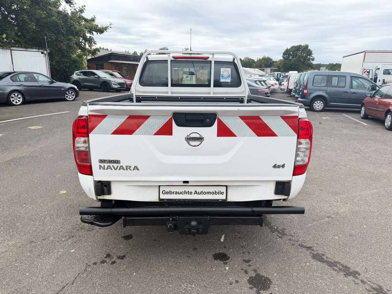 Nissan Navara NP300 Visia King Cab 4x4 - SUV: photos 4 Nissan Navara NP300 Visia King Cab 4x4 - SUV: photos 4