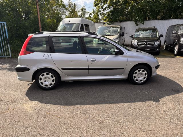 Peugeot 206 SW Grand Filou Cool - Voiture break: photos 5 Peugeot 206 SW Grand Filou Cool - Voiture break: photos 5