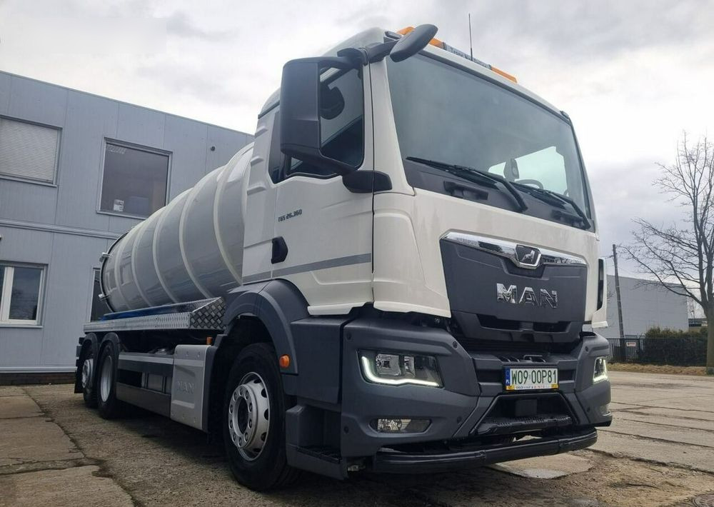 MAN TGS 26.330 - Camion hydrocureur: photos 4 MAN TGS 26.330 - Camion hydrocureur: photos 4