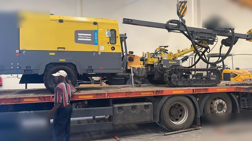 ATLAS COPCO 450 CFM - Compresseur d'air: photos 1 ATLAS COPCO 450 CFM - Compresseur d'air: photos 1