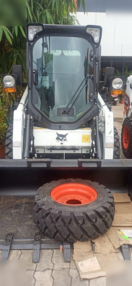 BOBCAT S450 - Mini chargeuse: photos 1 BOBCAT S450 - Mini chargeuse: photos 1
