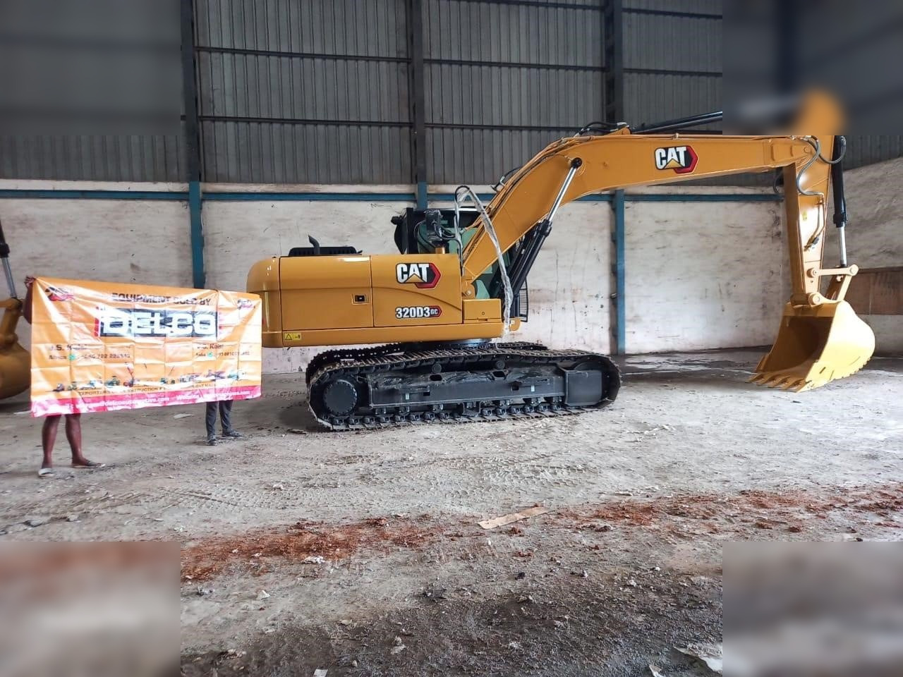 Pelle sur chenille neuf CATERPILLAR 320D3GC: photos 15