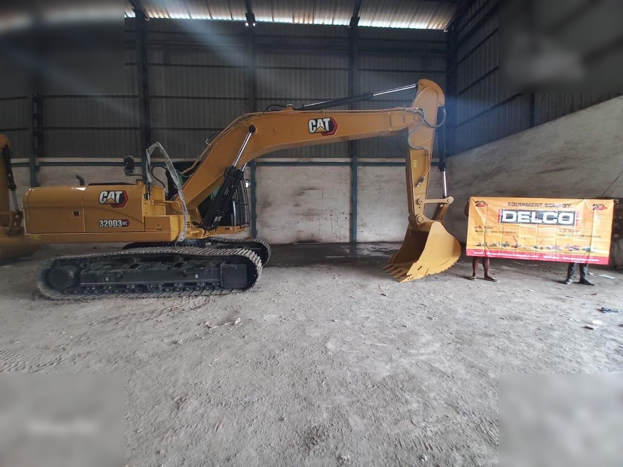 Pelle sur chenille neuf CATERPILLAR 320D3GC: photos 7