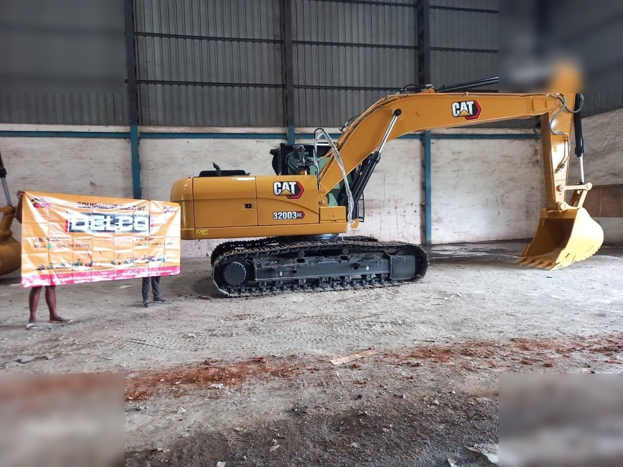 Pelle sur chenille neuf CATERPILLAR 320D3GC: photos 10