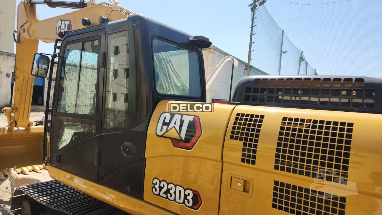 CATERPILLAR 323D3 - Pelle sur chenille: photos 4 CATERPILLAR 323D3 - Pelle sur chenille: photos 4