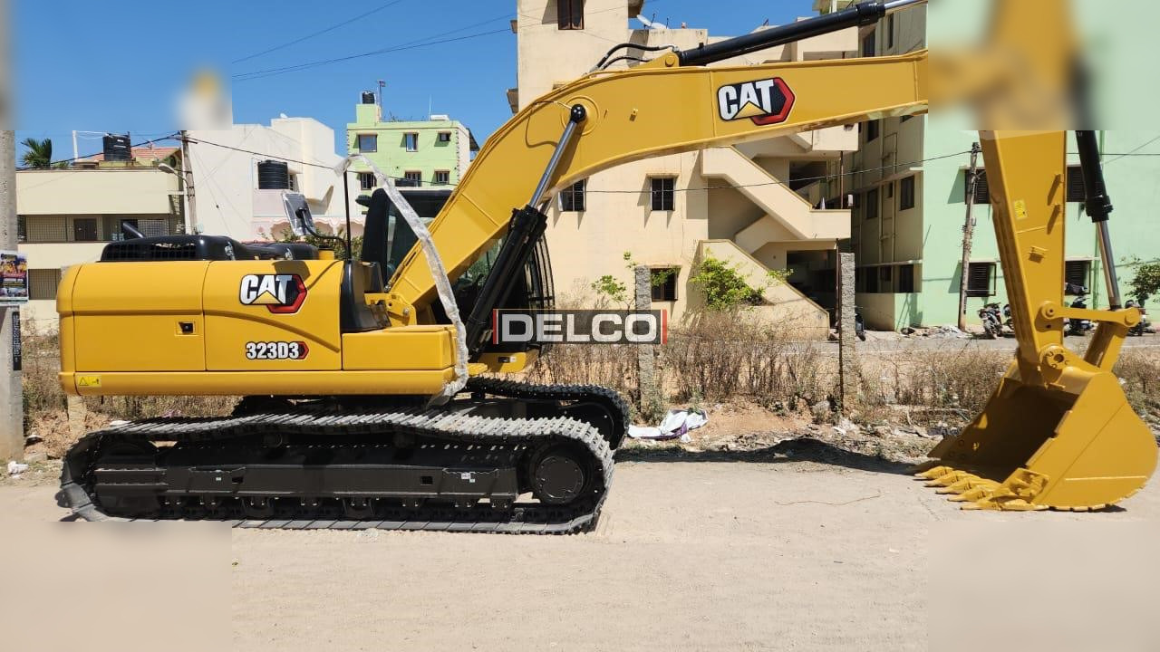 CATERPILLAR 323D3 - Pelle sur chenille: photos 2 CATERPILLAR 323D3 - Pelle sur chenille: photos 2
