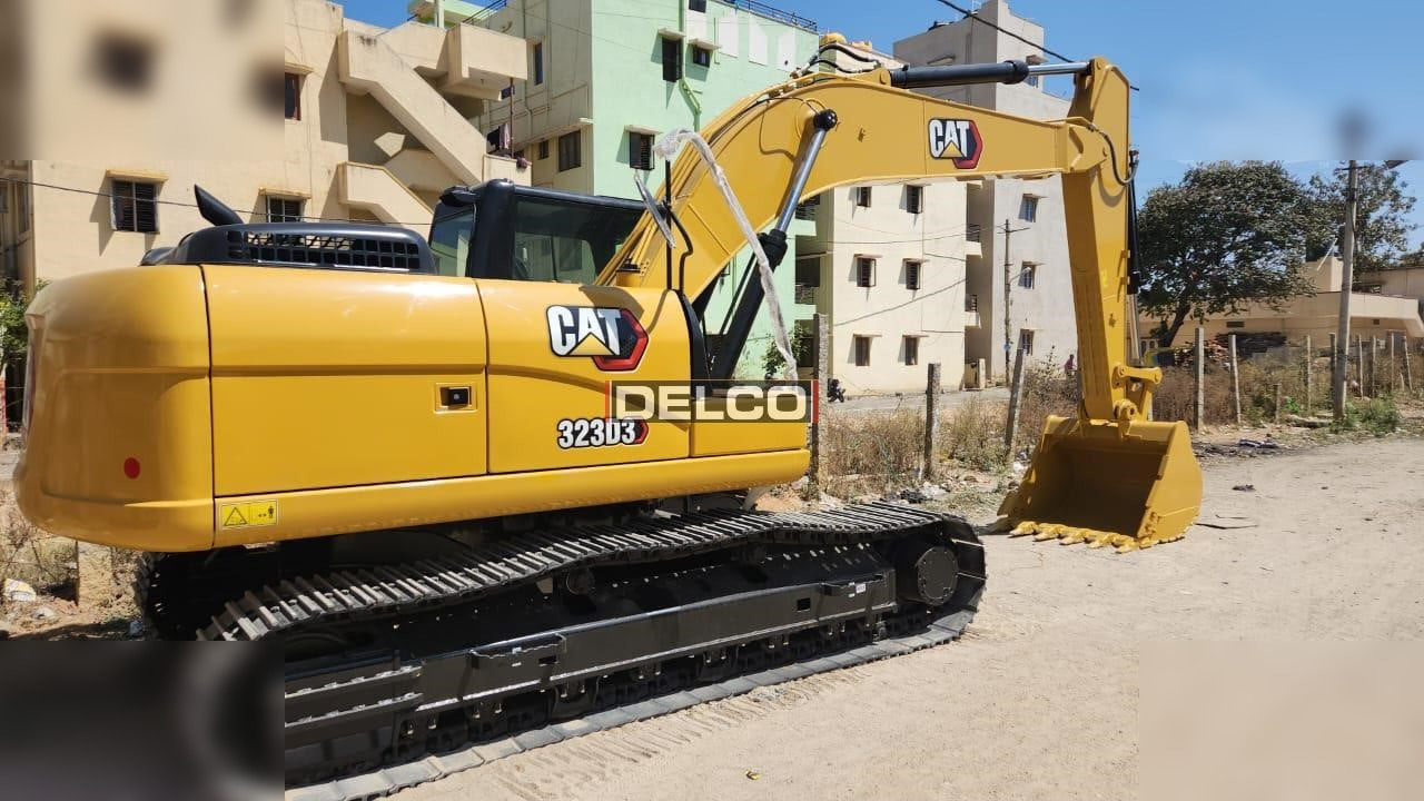 CATERPILLAR 323D3 - Pelle sur chenille: photos 4 CATERPILLAR 323D3 - Pelle sur chenille: photos 4