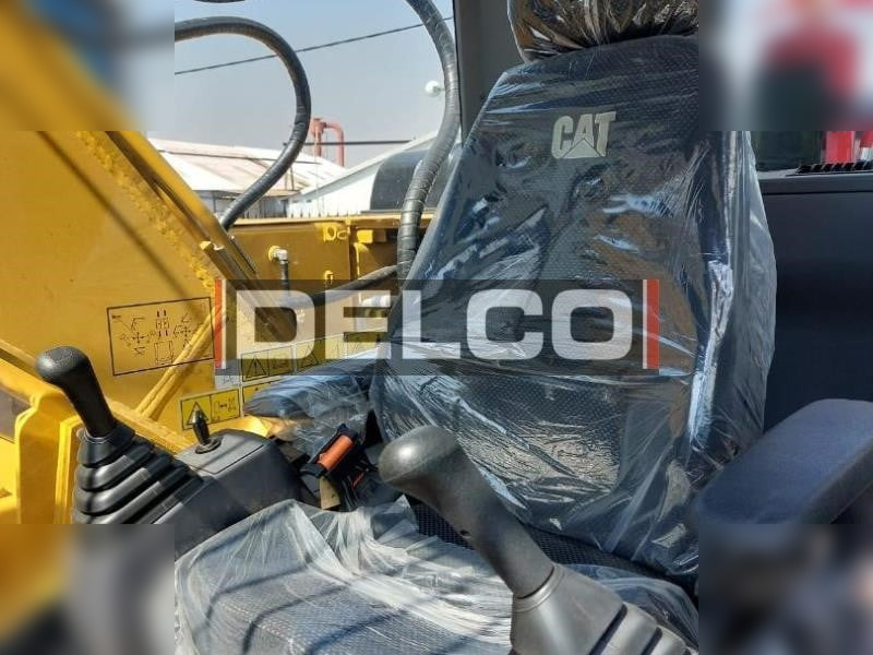 CATERPILLAR 323D3 - Pelle sur chenille: photos 5 CATERPILLAR 323D3 - Pelle sur chenille: photos 5