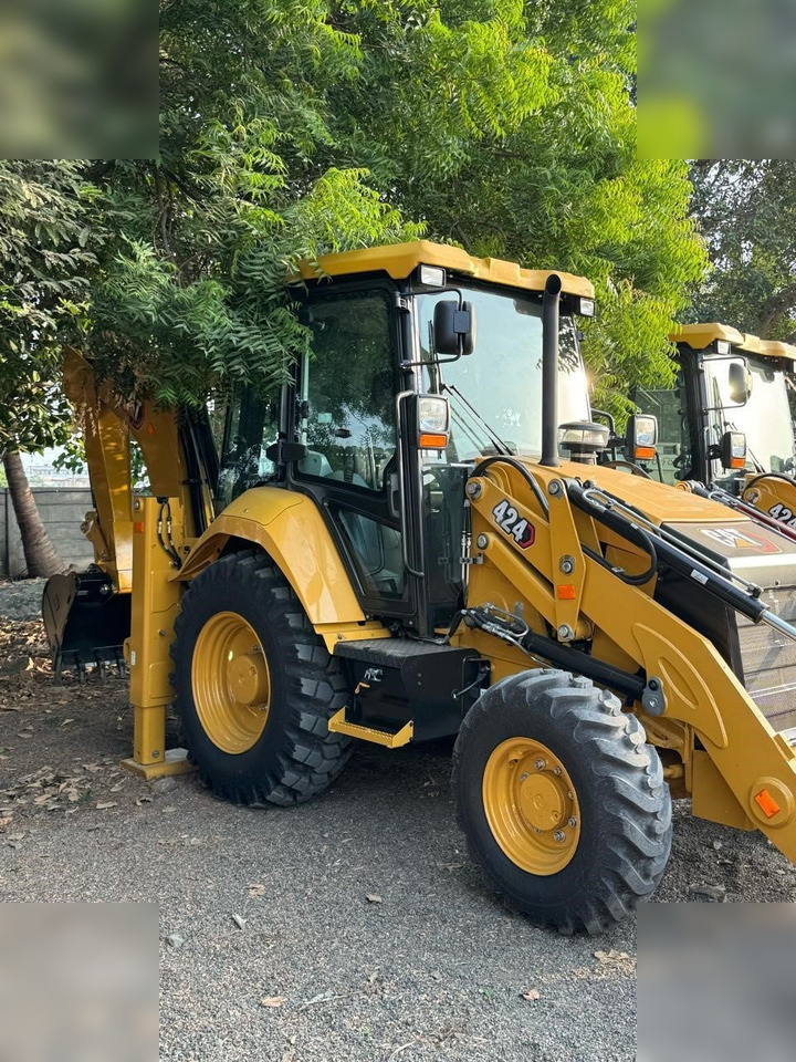 CATERPILLAR 424 - Tractopelle: photos 2 CATERPILLAR 424 - Tractopelle: photos 2