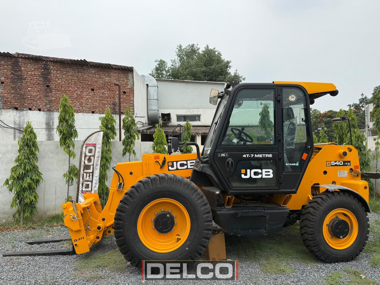 Chariot télescopique neuf JCB 540-70: photos 1