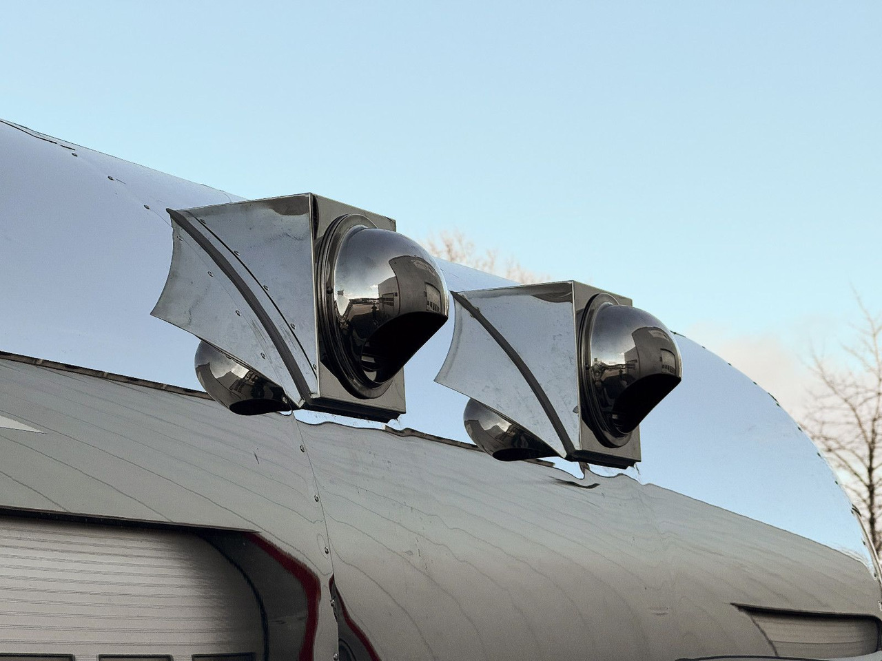 Esselmann Delistar Foodtruck 6000 ähn. Airstream - Remorque magasin: photos 5 Esselmann Delistar Foodtruck 6000 ähn. Airstream - Remorque magasin: photos 5