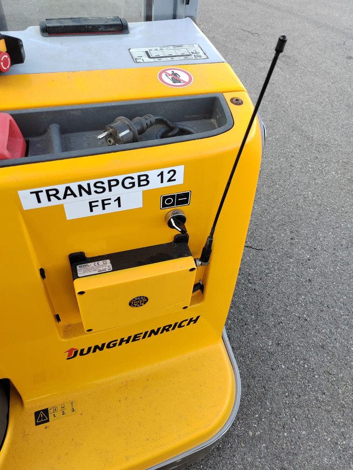 Gerbeur Jungheinrich EJC 112z/ remote control/ acid protect/ initial/ 511h: photos 18