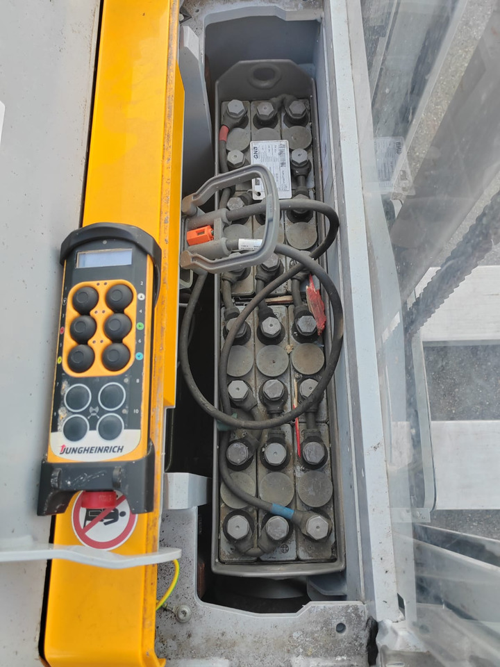 Gerbeur Jungheinrich EJC 112z/ remote control/ acid protect/ initial/ 511h: photos 13