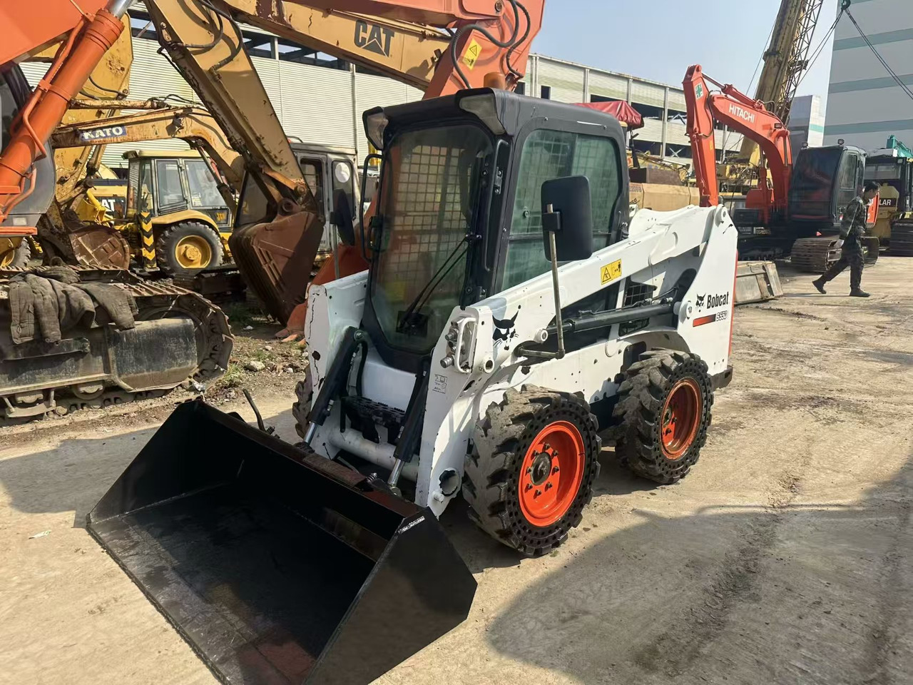 Bobcat S550 - Mini chargeuse: photos 1 Bobcat S550 - Mini chargeuse: photos 1