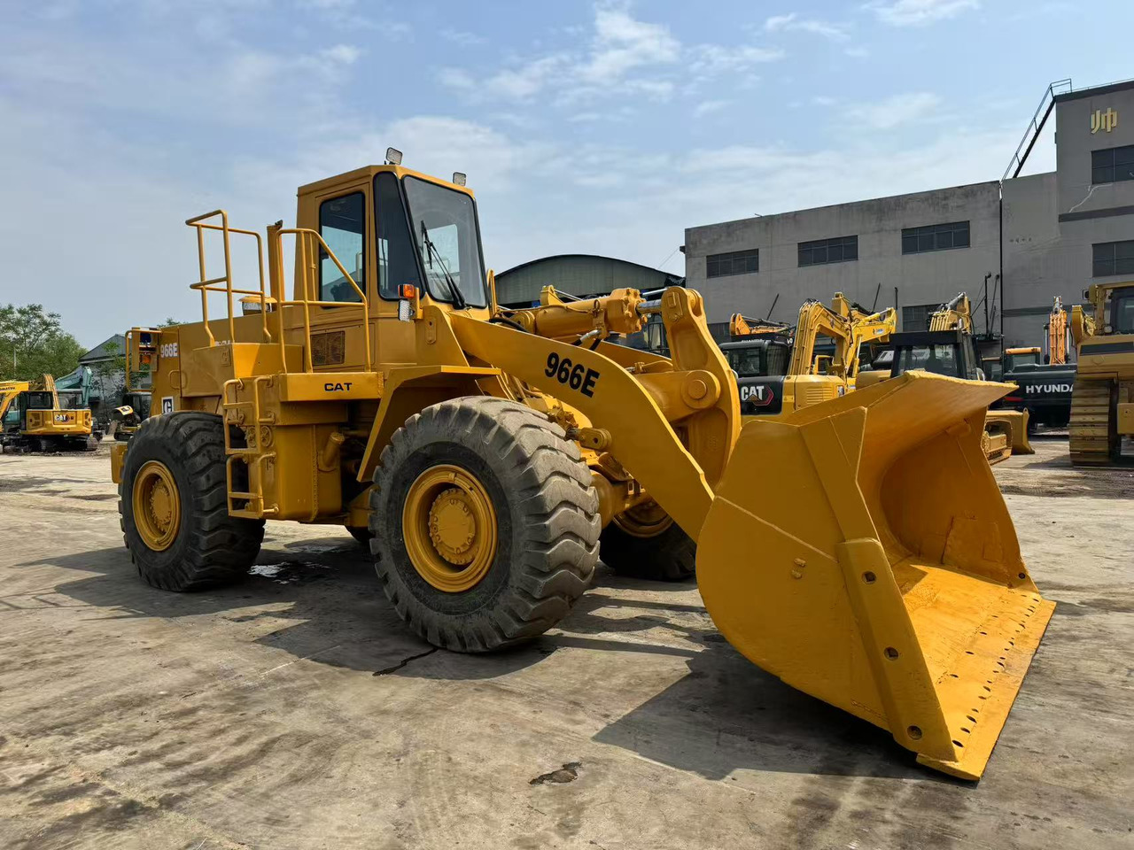 CAT 950E - Chargeuse sur pneus: photos 2 CAT 950E - Chargeuse sur pneus: photos 2
