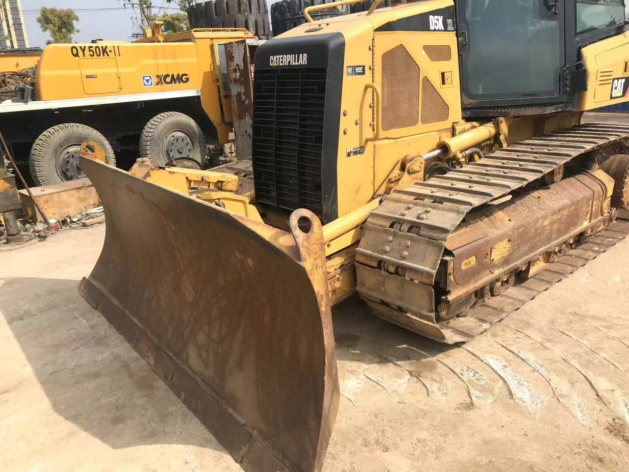 CAT D5K - Bulldozer: photos 3 CAT D5K - Bulldozer: photos 3
