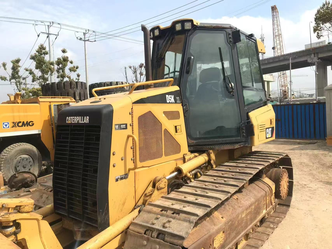 CAT D5K - Bulldozer: photos 4 CAT D5K - Bulldozer: photos 4