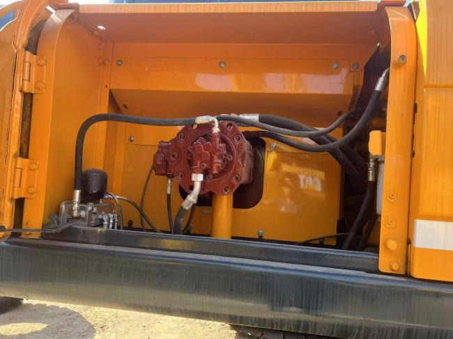 Hyundai 305LC-9 - Pelle sur chenille: photos 3 Hyundai 305LC-9 - Pelle sur chenille: photos 3