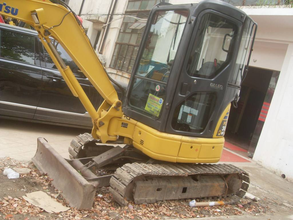 Komatsu PC30MR - Mini pelle: photos 1 Komatsu PC30MR - Mini pelle: photos 1