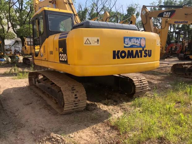 Komatsu pc220 - Pelle sur chenille: photos 1 Komatsu pc220 - Pelle sur chenille: photos 1