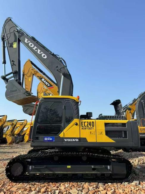VOLVO EC240 - Pelle sur chenille: photos 1 VOLVO EC240 - Pelle sur chenille: photos 1